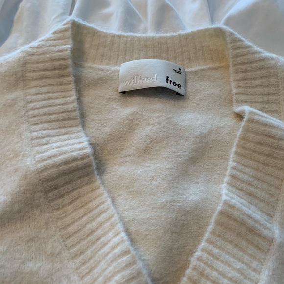 Aritzia Merian Sweater - Picture 7 of 8